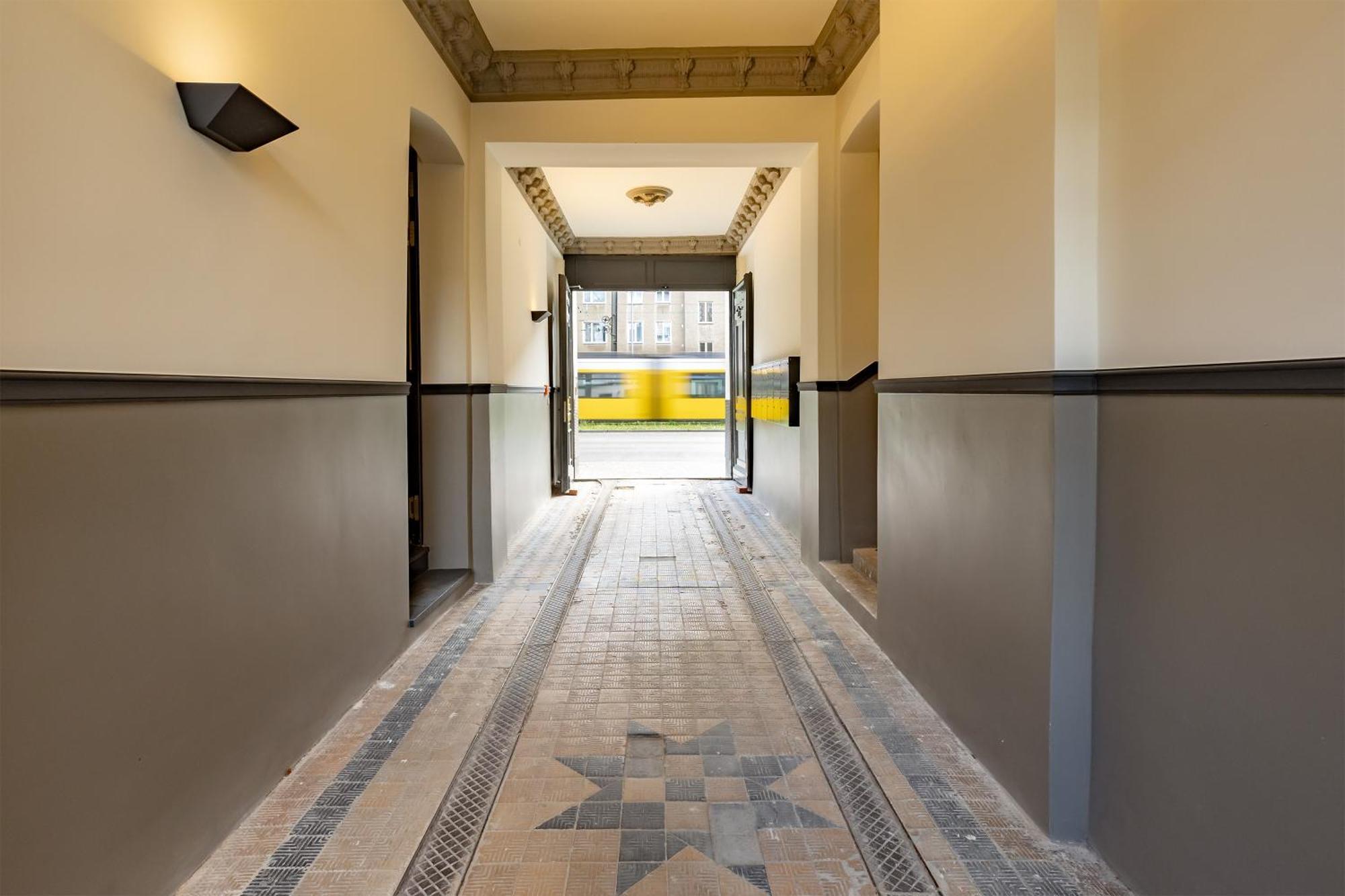 Apartment Coolest In Berlin, Easy Check-in, Close To Center, Black & White Maisonette #6 Berlin